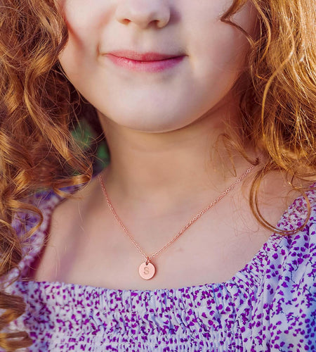 Disc Initial Necklaces for Women Girls, 14K Gold Filled Dainty round Disc Double Side Engraved Hammered Initial Necklace Personalized Letter Pendant Initial Necklaces Jewelry Gifts for Women Girls